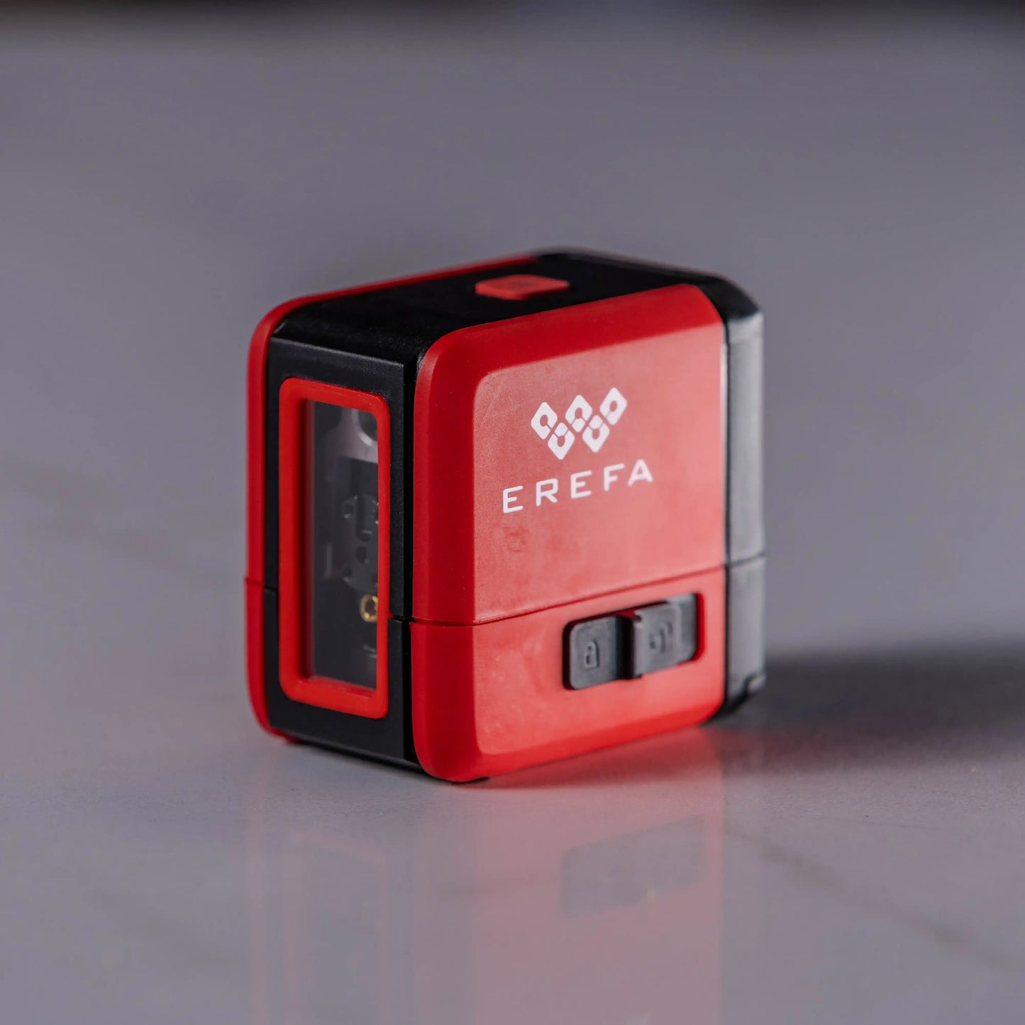 E3001 Doppellinien-Laser-Nivelliergerät mit scharfem 515-nm-Strahl und automatischer Nivellierung