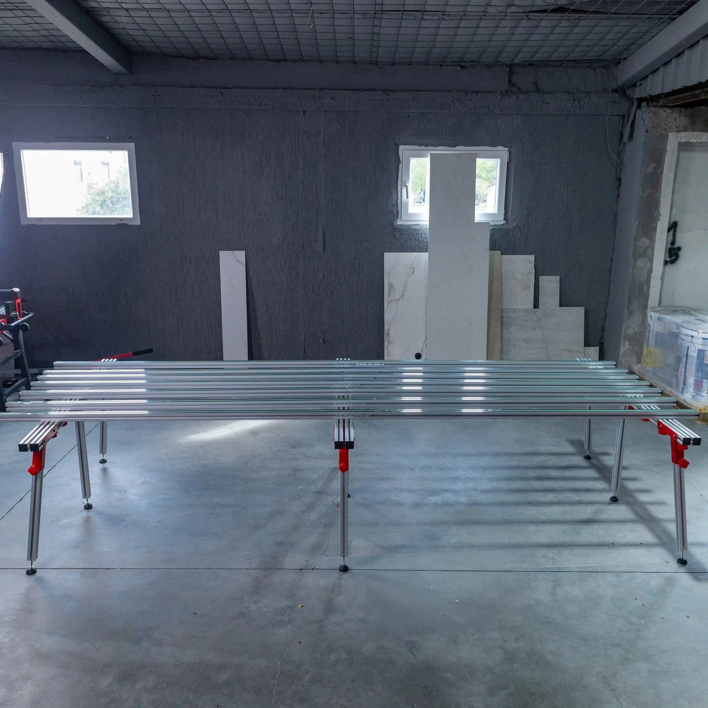 E2009 Plattenstütztisch mit 500 kg Tragfähigkeit und verstellbarem Größenbereich