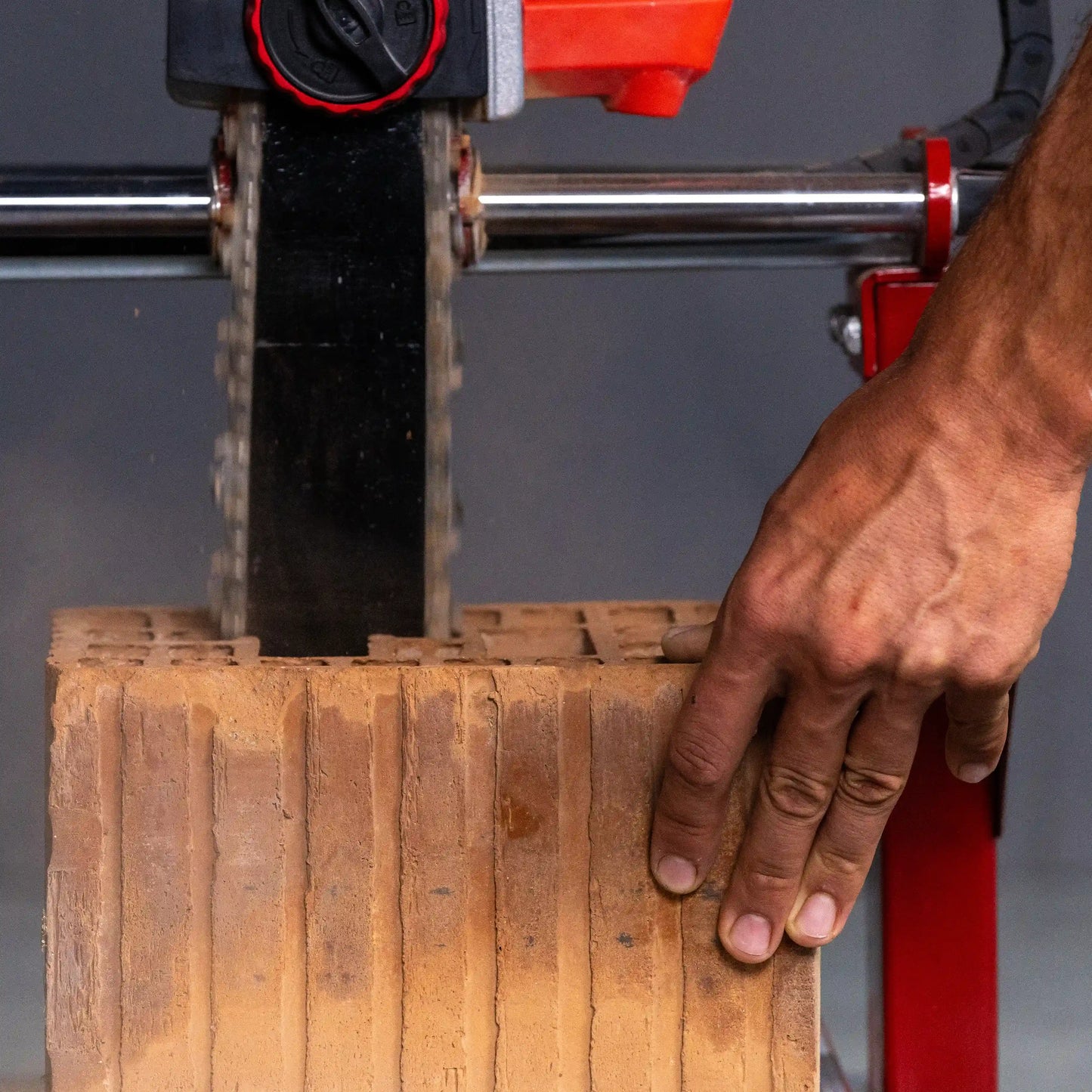 E4006 Leichtziegel-Schneidemaschine mit 2300-W-Motor und 300 mm Schnitttiefe