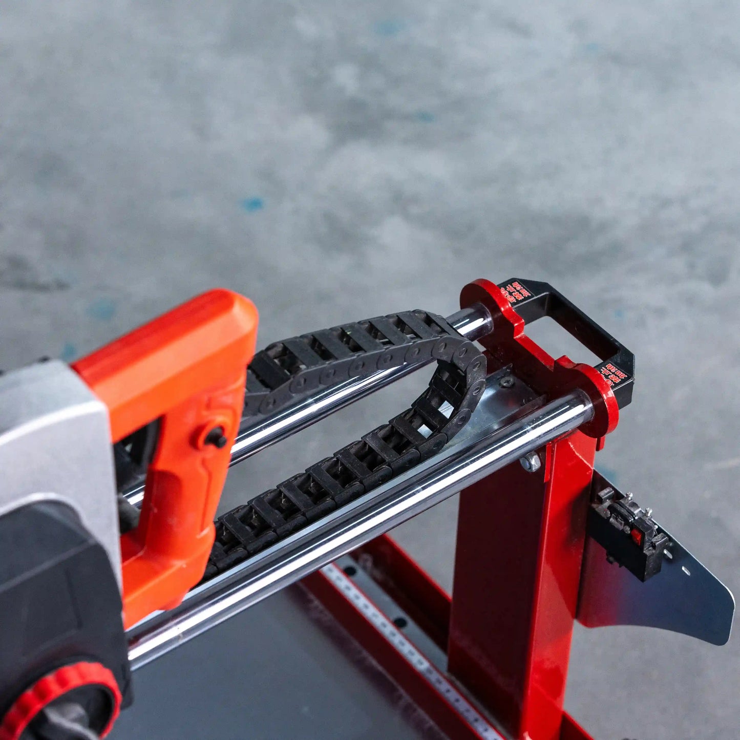 E4006 Leichtziegel-Schneidemaschine mit 2300-W-Motor und 300 mm Schnitttiefe