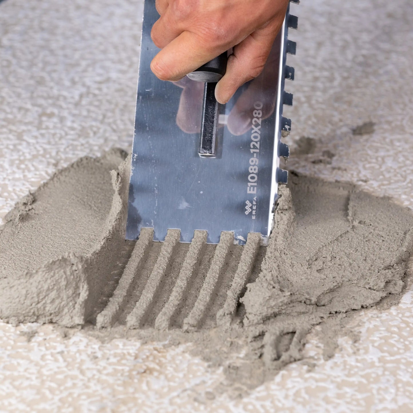 E1089 Stainless steel notched trowel