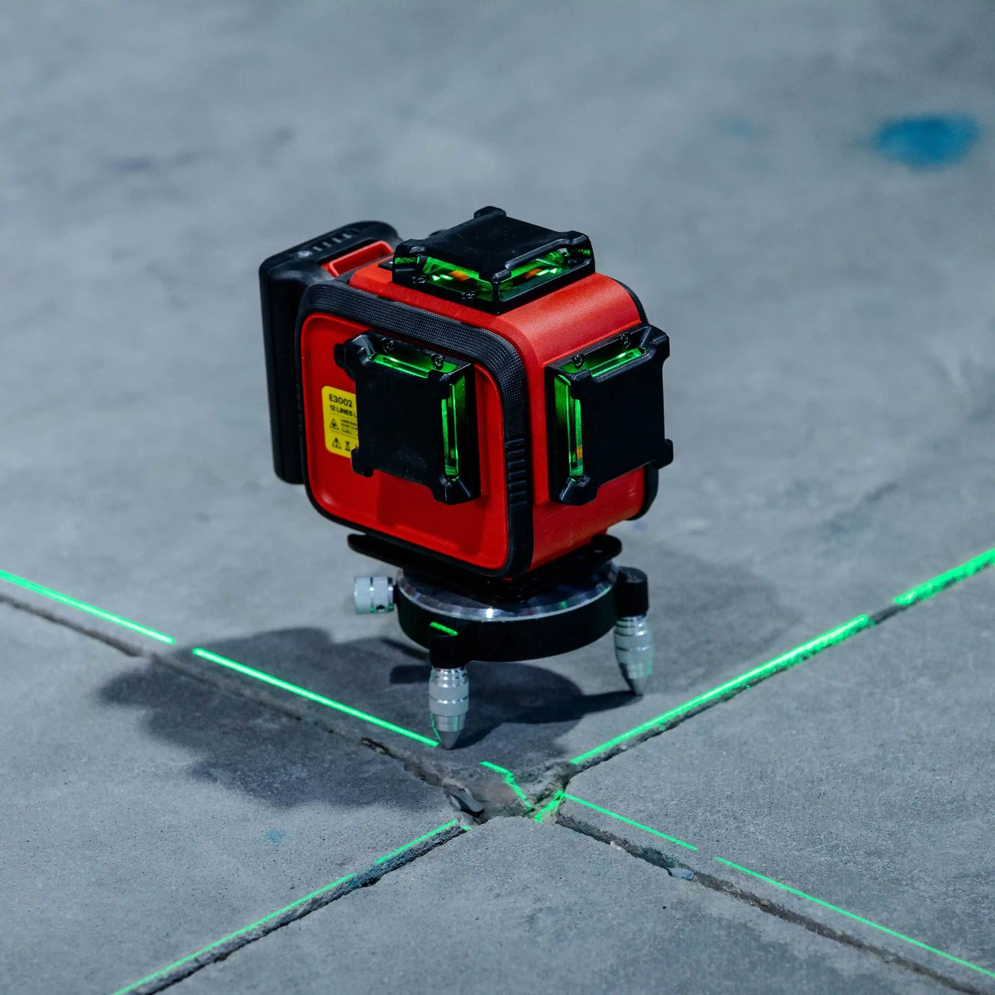 E3002 3D laser sa 12 linija,zelenim zrakom i baterijom od 3000mAh