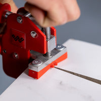 E1005 Hochleistungs-Plattenzange mit ergonomischem Griff für Präzision und Langlebigkeit