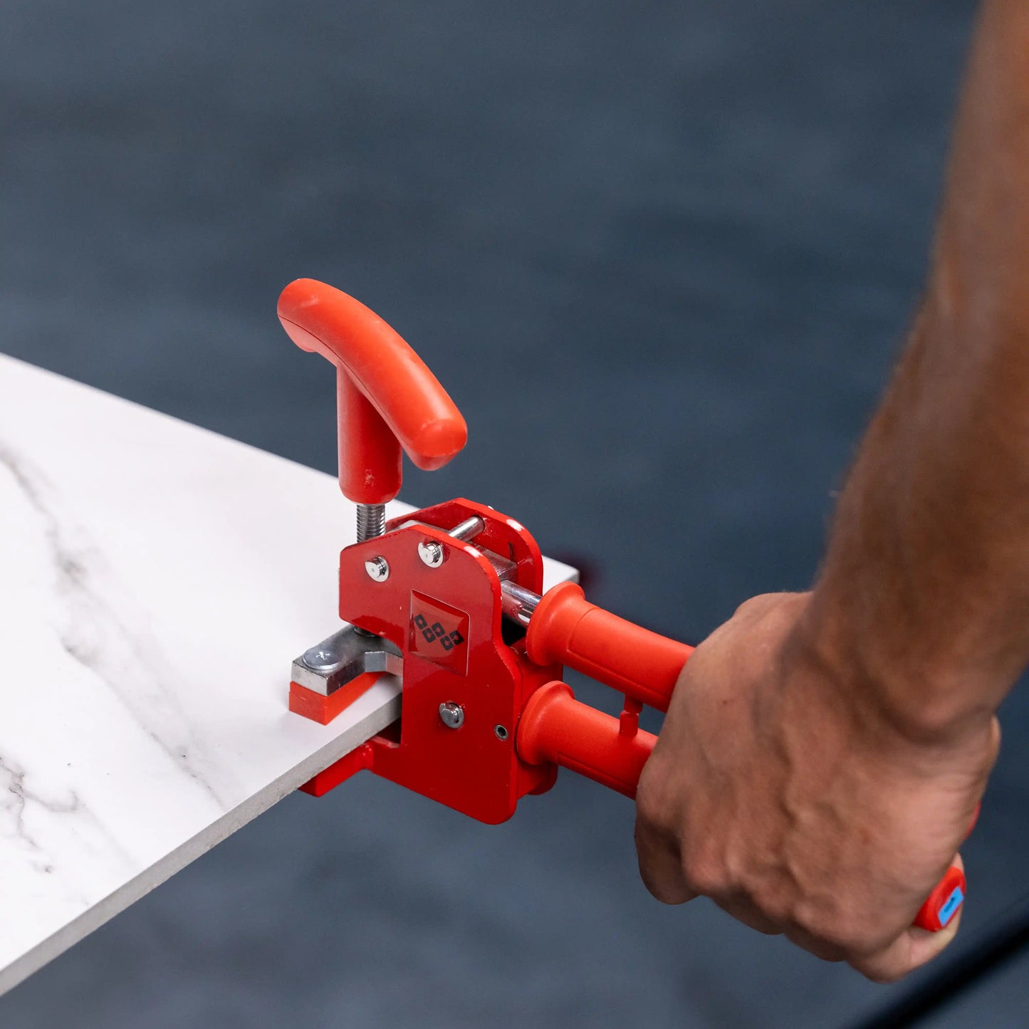 E1005 Hochleistungs-Plattenzange mit ergonomischem Griff für Präzision und Langlebigkeit