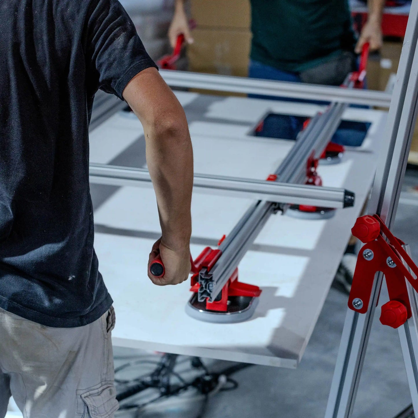 E4001 Schwerlast-Plattenheber mit Aluminium-Saugnapf und LCD-Display