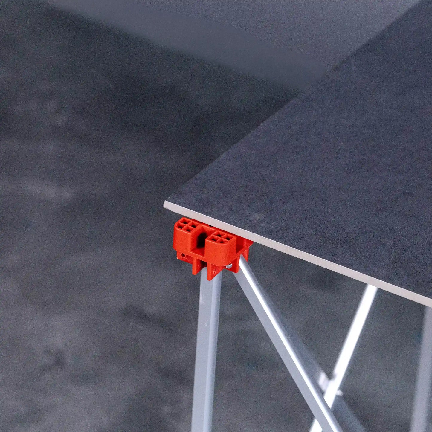 E2018 Extruded aluminum workbench with 6 legs for large format slabs